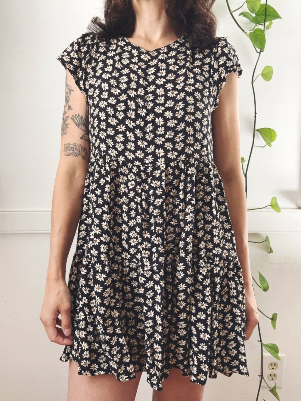 Floral Black & White Short Sleeve Babydoll Dress Open Back Tie Daisy Print S Ame - Picture 2 of 10